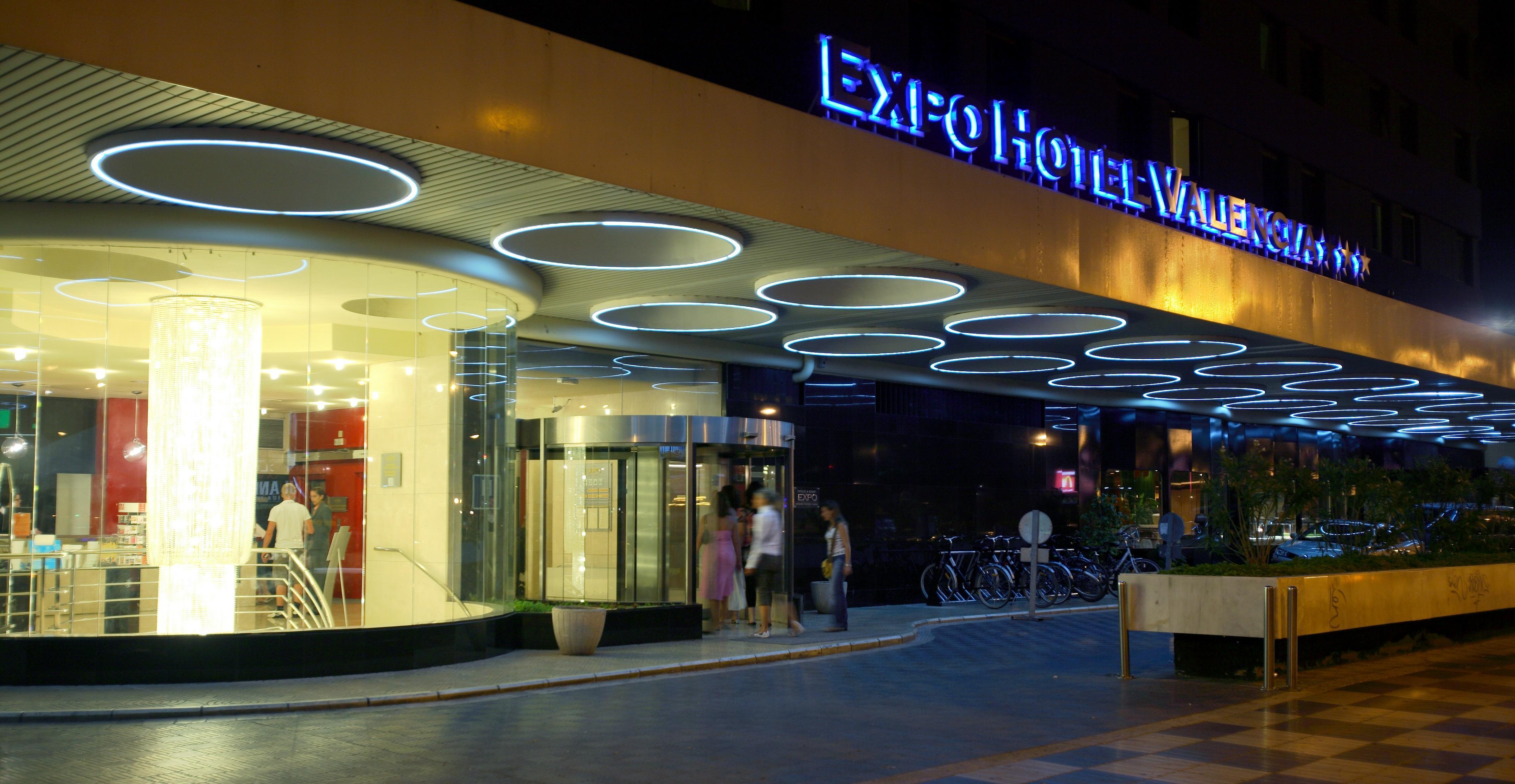 Expo Hotel Валенсия Екстериор снимка